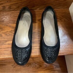 Clarks Black shoes Size 7.5 with Embellished Detail